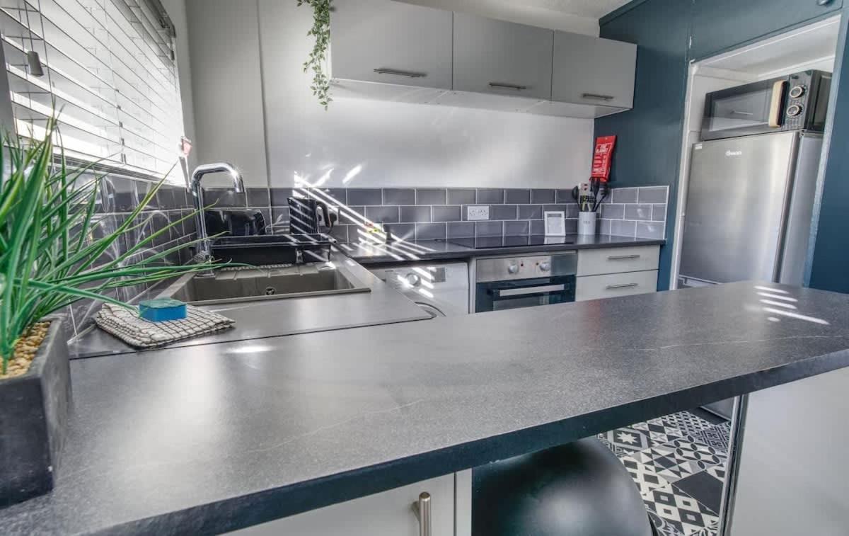Apartment Cosy 1br Apt, Self Check In, Parking, By Derbnb *